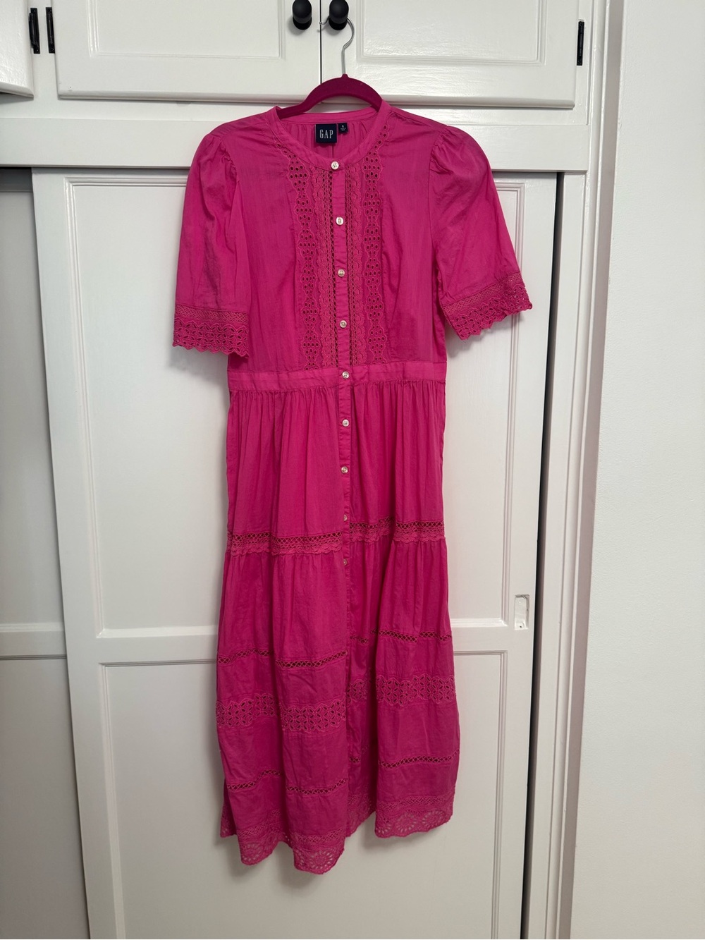 GAP Women's Fuchsia Button-Front Lace-Trim Midi Dress